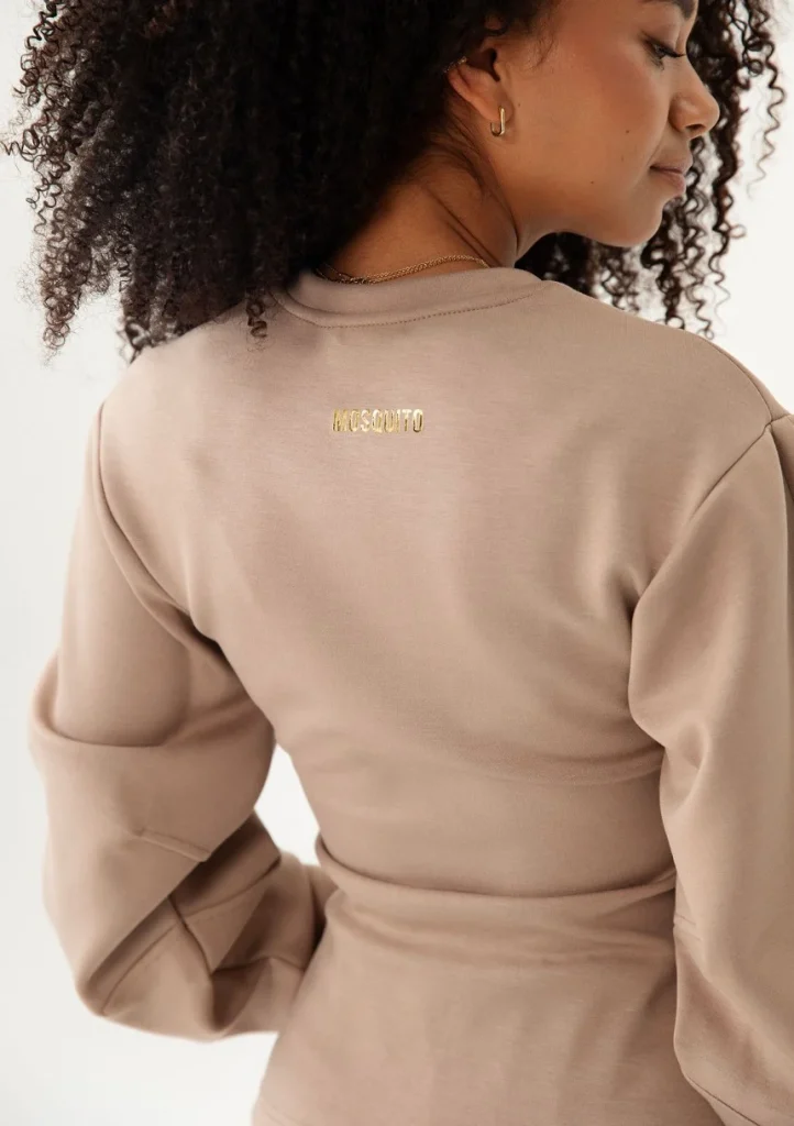 Soya - Bluza z modelującymi przeszyciami z dzianiny soft Latte
