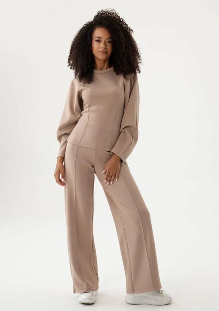 Soya - Bluza z modelującymi przeszyciami z dzianiny soft Latte
